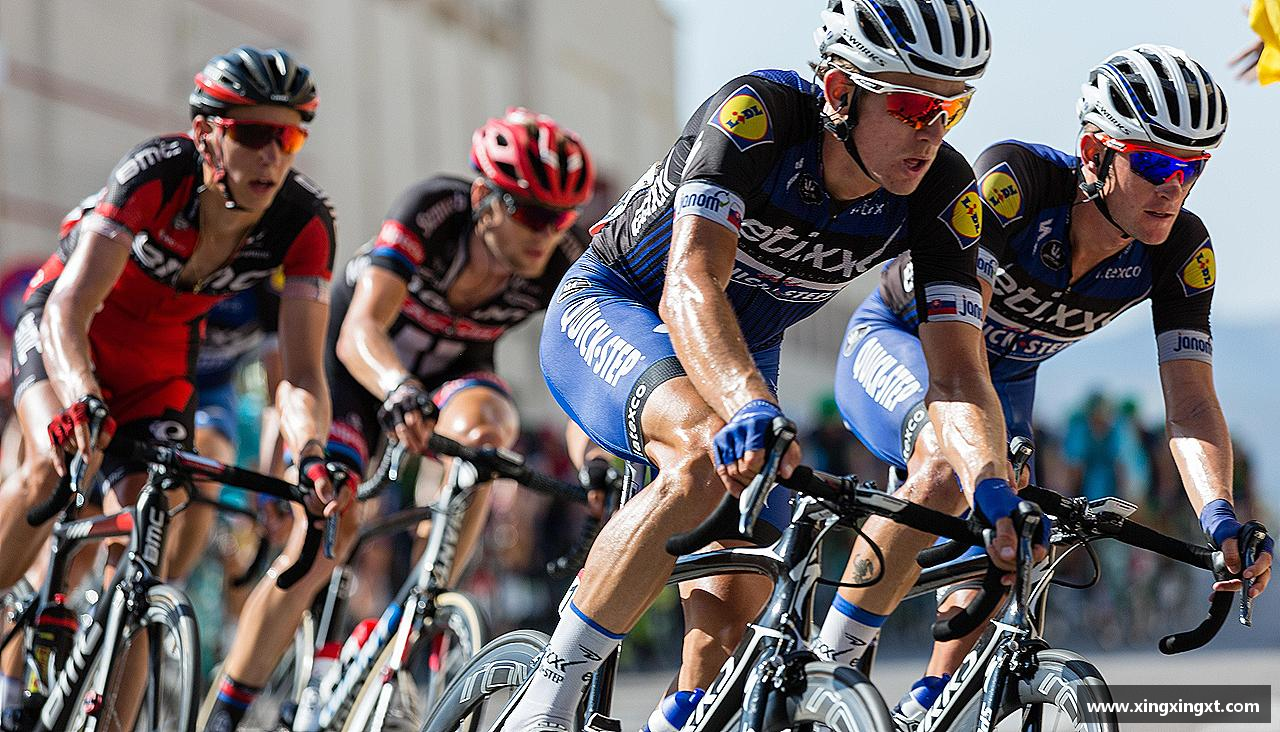 韦德官方网站力量源自团结，奋斗点亮梦想！